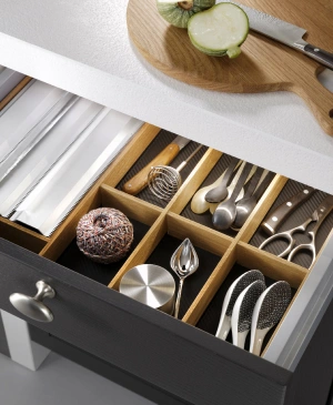 Kitchen cutlery accessories